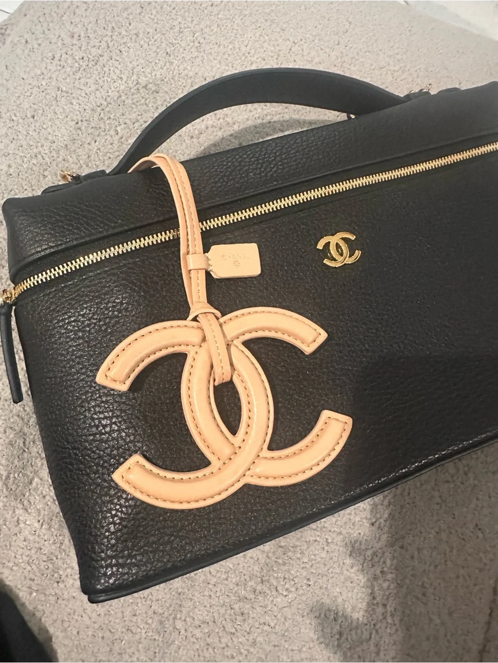 Chanel cc bag charm keychain